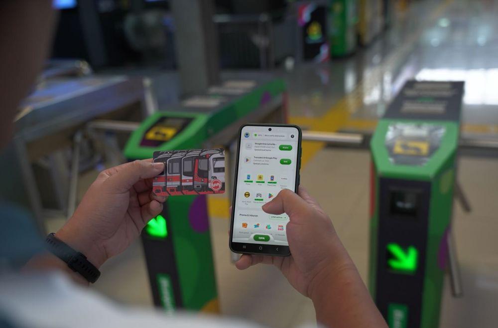 Naik KRL Makin Gampang, Ini Cara Top Up KMT Pakai Aplikasi GoPay