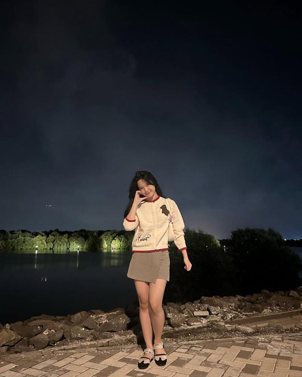 OOTD pakai skirt ala Ribka JKT48 (instagram.com/jkt48.ribka)