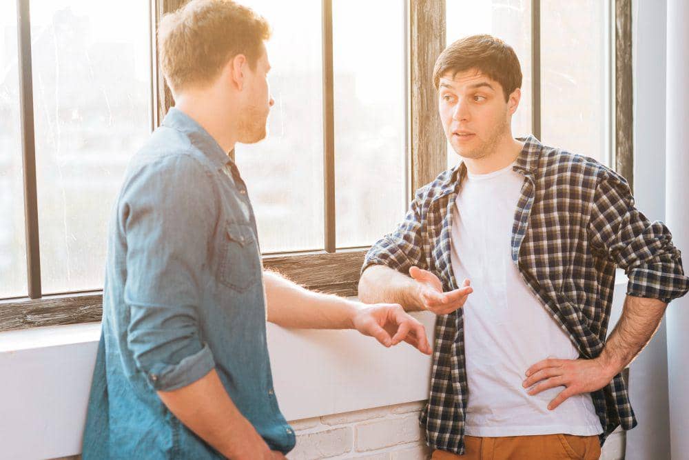 ilustrasi bertanya kepada seseorang (freepik.com/freepik)