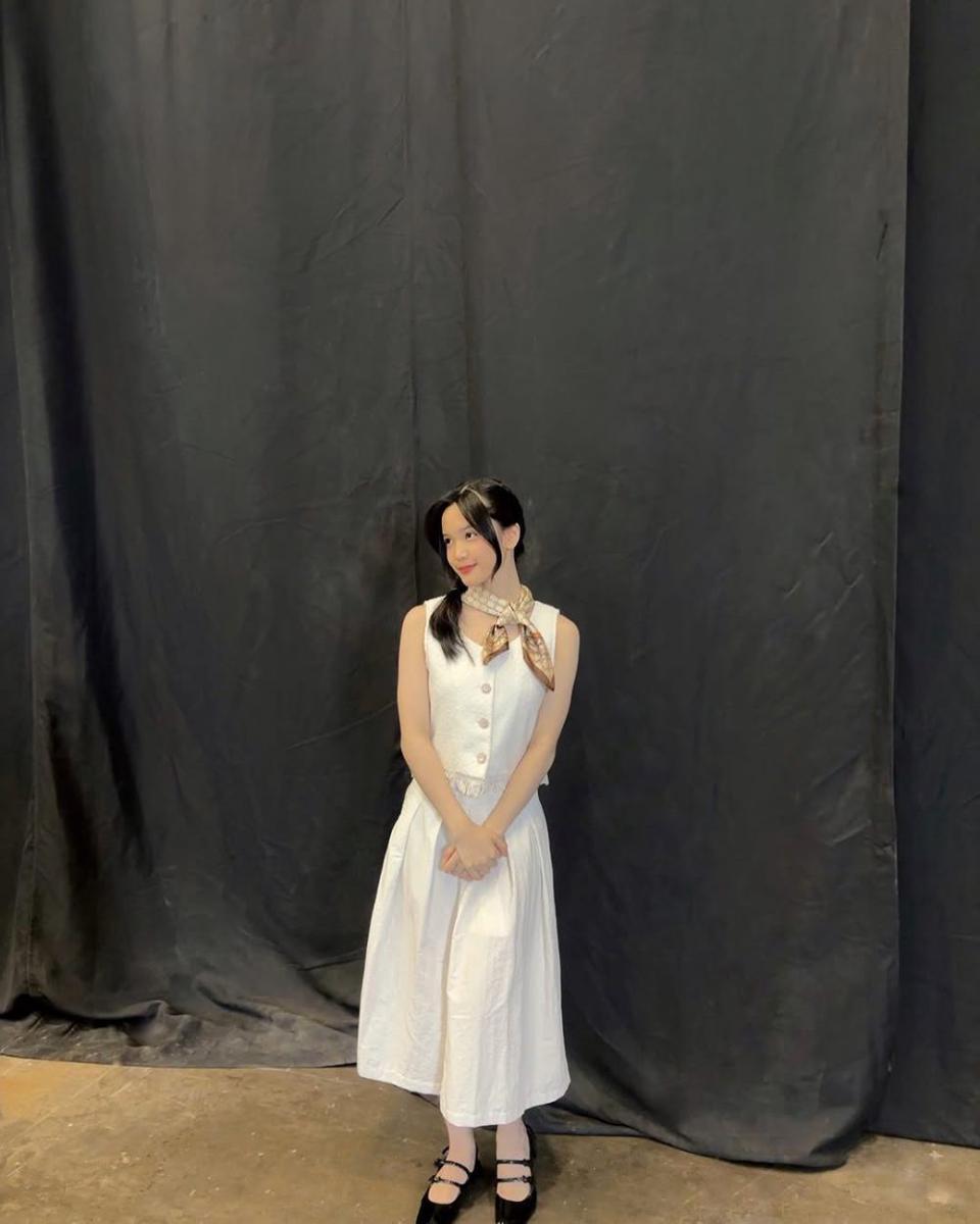 OOTD pakai skirt ala Ribka JKT48 (instagram.com/jkt48.ribka)