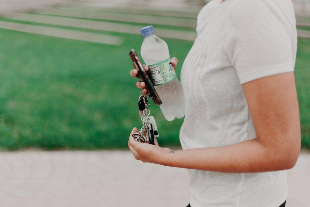 Apakah Air Minum Kemasan Bisa Kedaluwarsa? 5 Hal Ini Wajib Kamu Tahu!