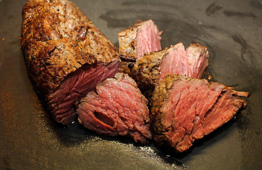 ilustrasi irisan steak (pixabay.com/Reinhard Thrainer)