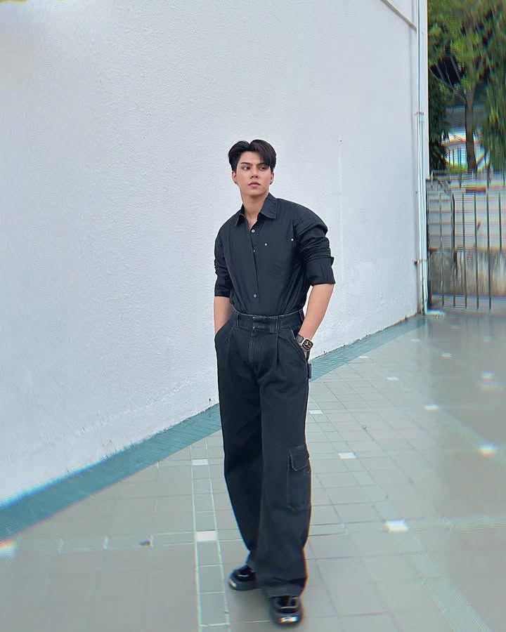 styling celana cargo ala Fort Thitipong (instagram.com/fortfts)