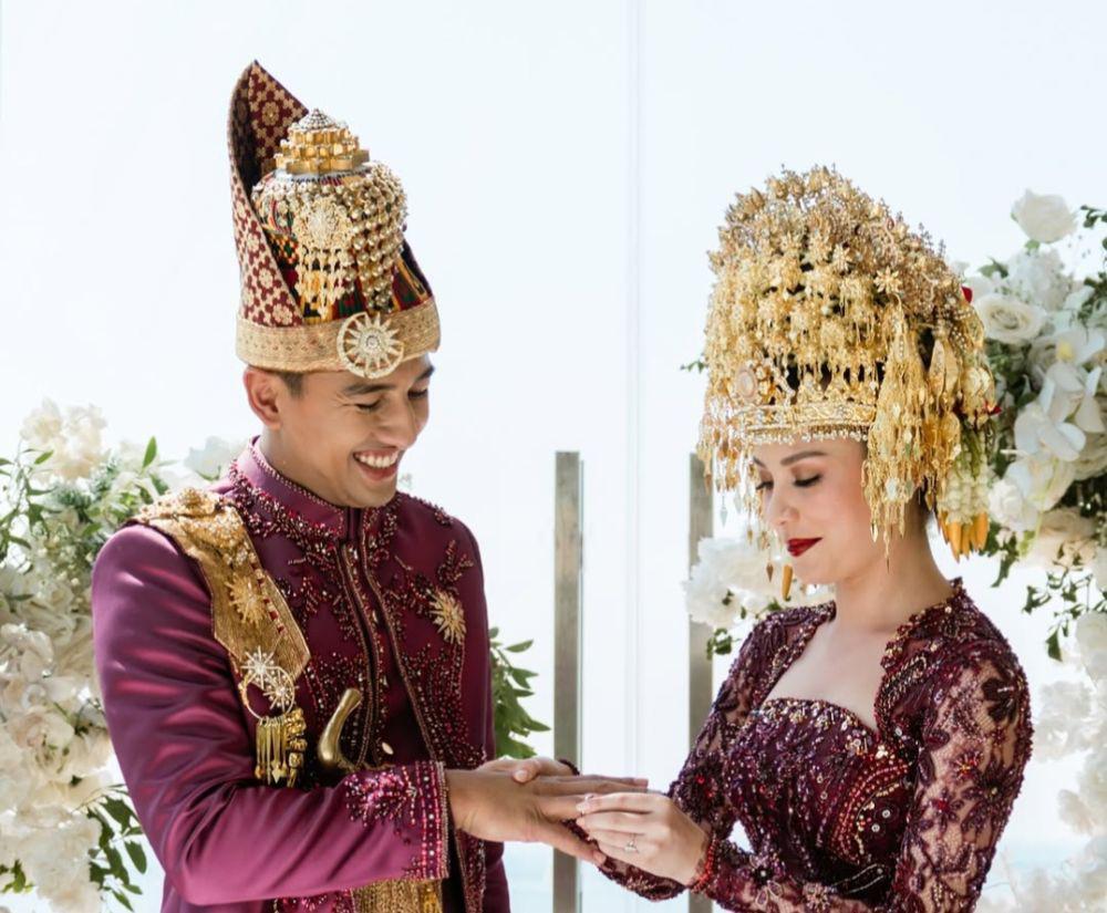 7 Dekorasi Akad Nikah Harris Vriza dan Haviza Devi, Nuansa Putih