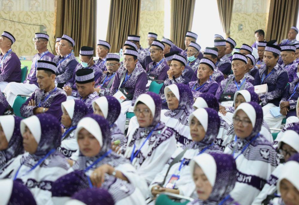 Lepas Kloter Pertama, Gubernur Lampung Titip Doa Khusus ke Jemaah Haji