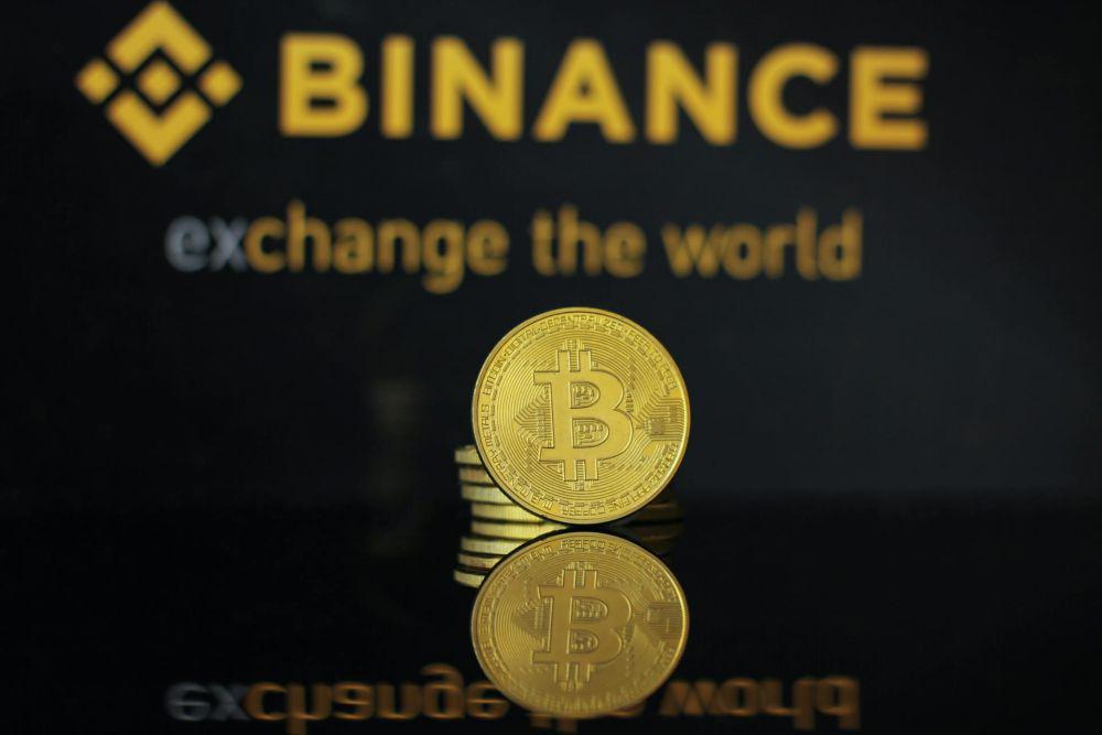 Firma Abu Dhabi Investasi Rp32 Triliun di Binance Lewat Kripto Trump
