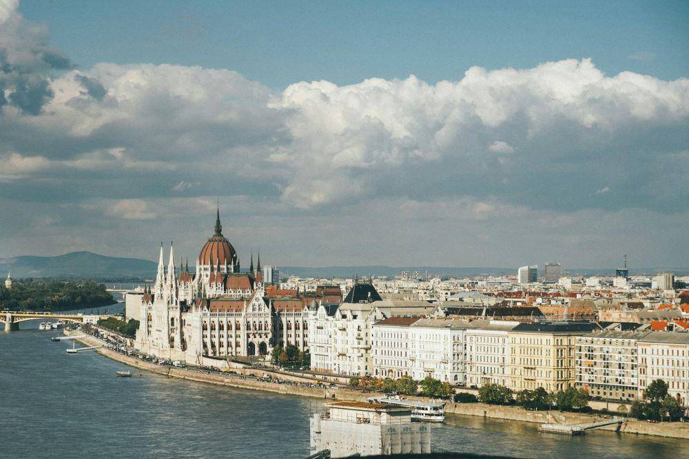 Gedung Parlemen Hungaria (unsplash.com/Jiamin Huang)
