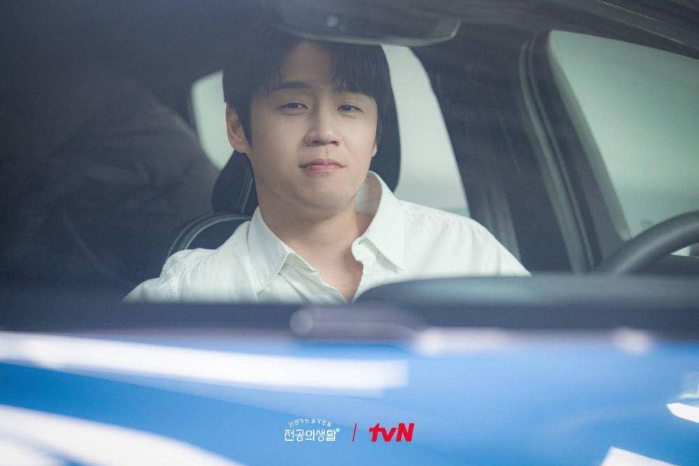 Cuplikan drama Korea Resident Playbook (dok. tvN/Resident Playbook)