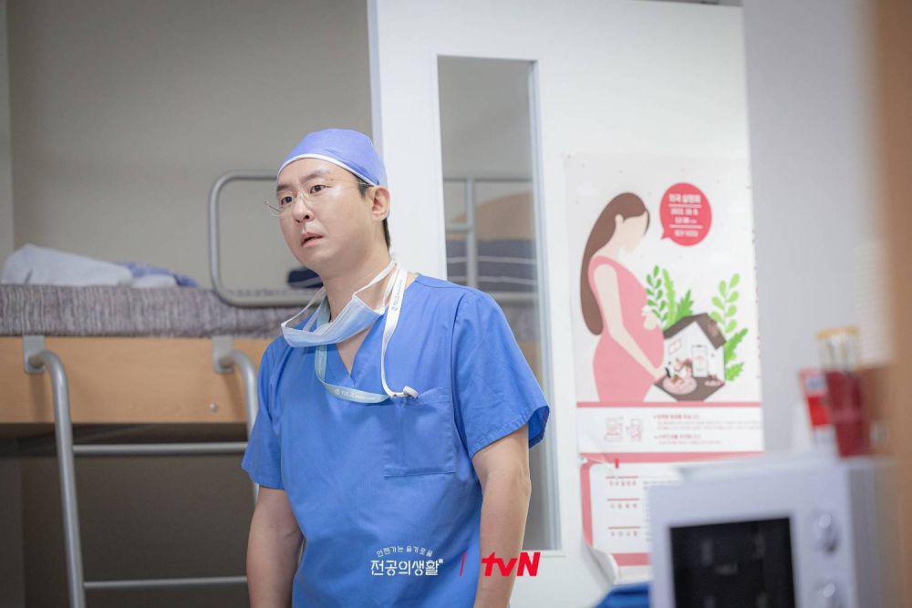 Profesor Jo Joon Moo (Lee Hyun Kyun) (dok. tvN/Resident Playbook)