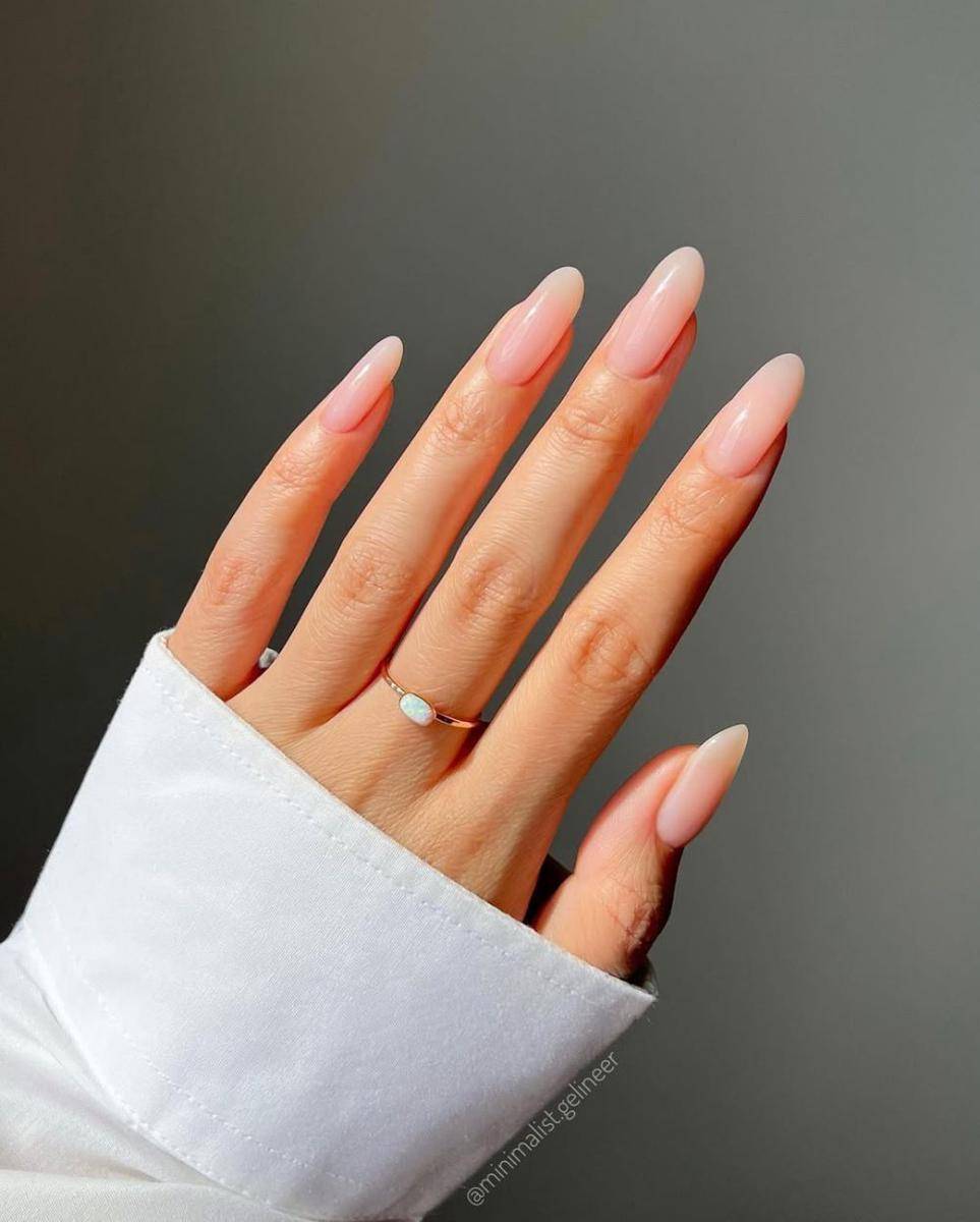 Inspirasi naked nails (instagram.com/minimalist.gelineer)