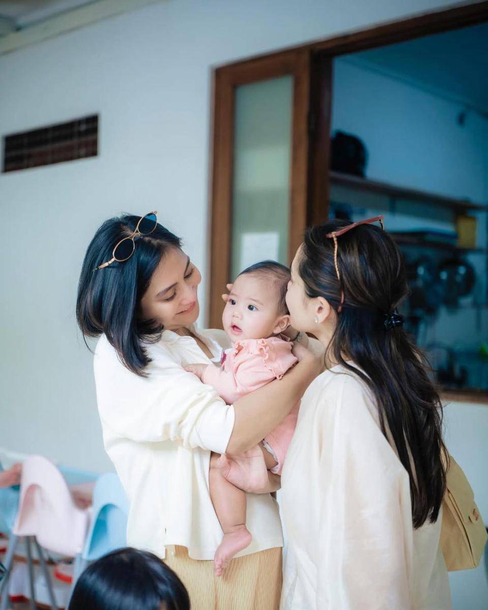 potret Nagita main di panti asuhan (instagram.com/raffinagita1717)