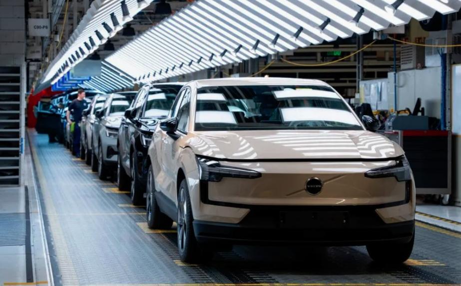 Volvo Umumkan PHK 3 Ribu Pegawai, Ini Alasannya