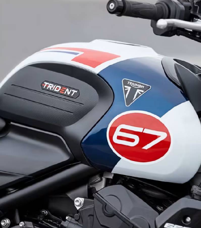 Ilustrasi tangki dengan nomor 67 MotorTriumph Trident 660 Triple Tribute (triumphmotorcycles.co.id)