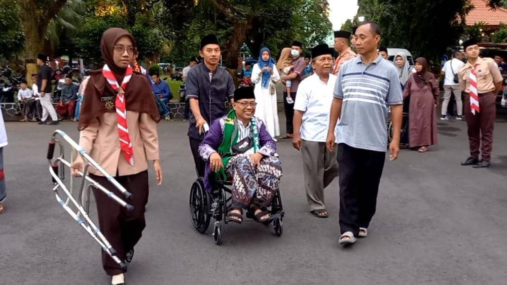 Calon Jemaah Haji Trenggalek saat hendak diberangkatkan. IDN Times/ Bramanta Pamungkas