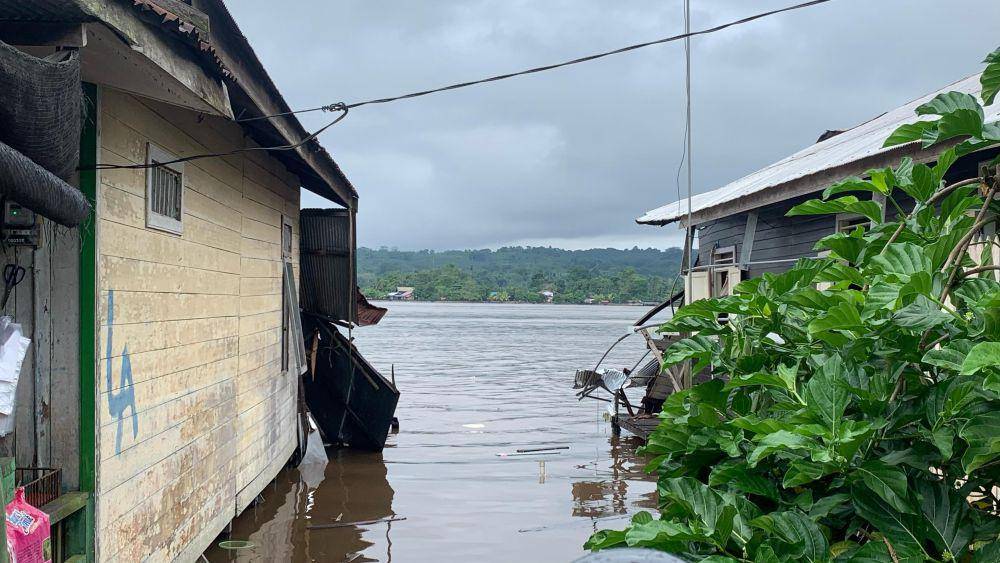 Kerugian akibat insiden ponton menabrak rumah warga ini masih dihitung. (Dok. Istimewa)