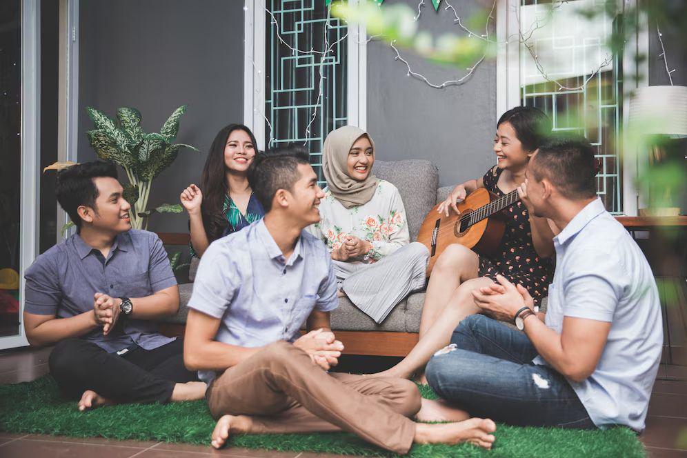 ilustrasi bercanda dengan teman-teman (freepik.com/odua)