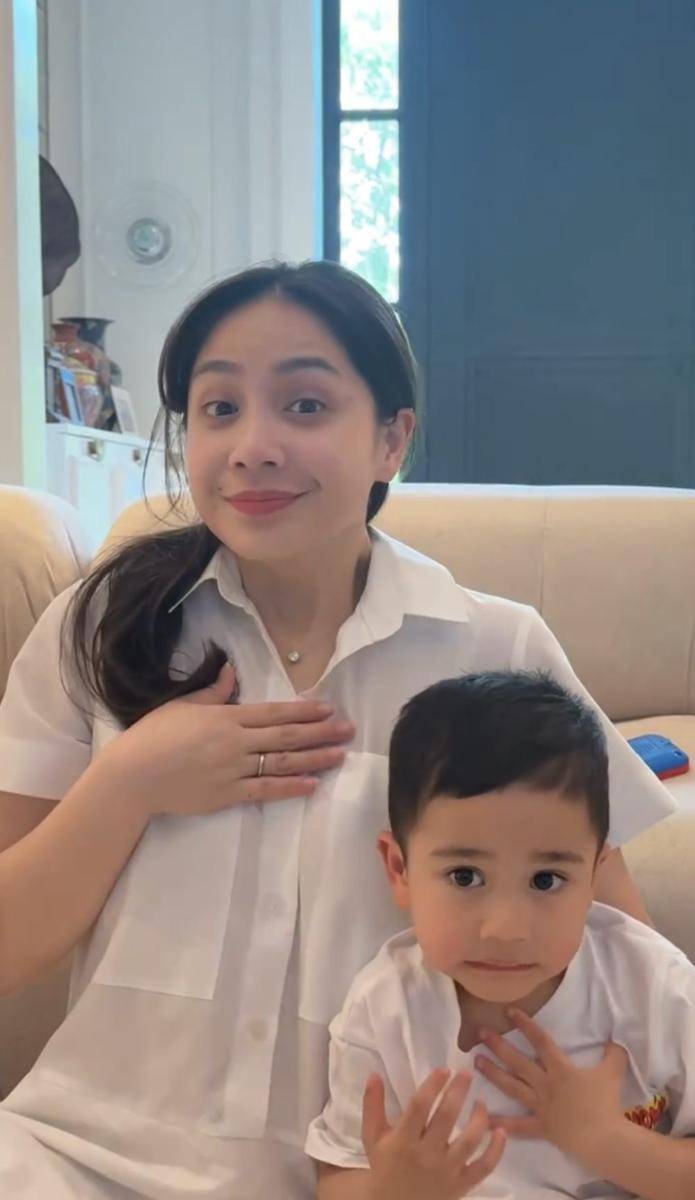 Cipung ikut Kim Seon Ho Smile Challenge (instagram.com/raffinagita1717)