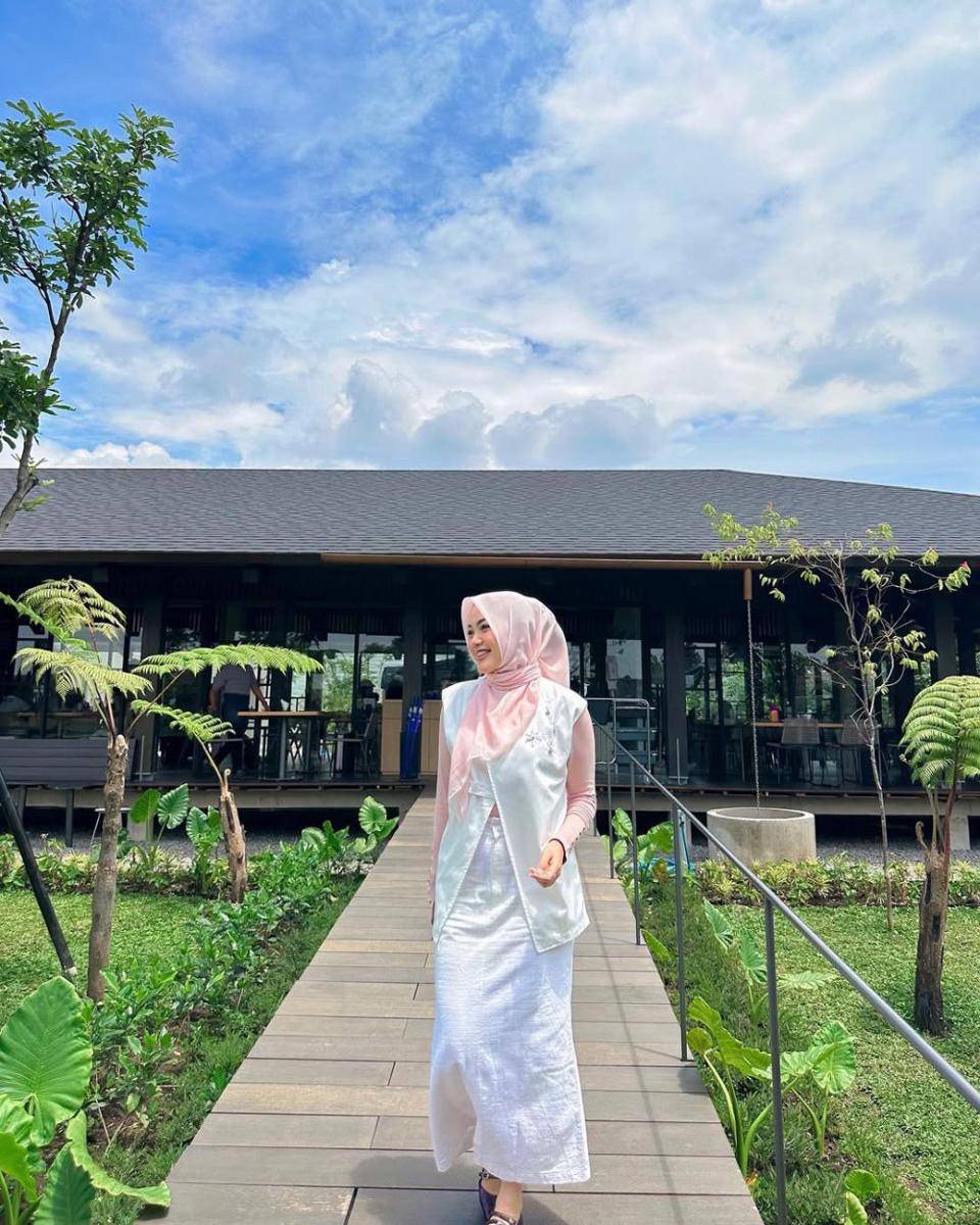 Potret Almineta Azzahra (instagram.com/alminetaaz)