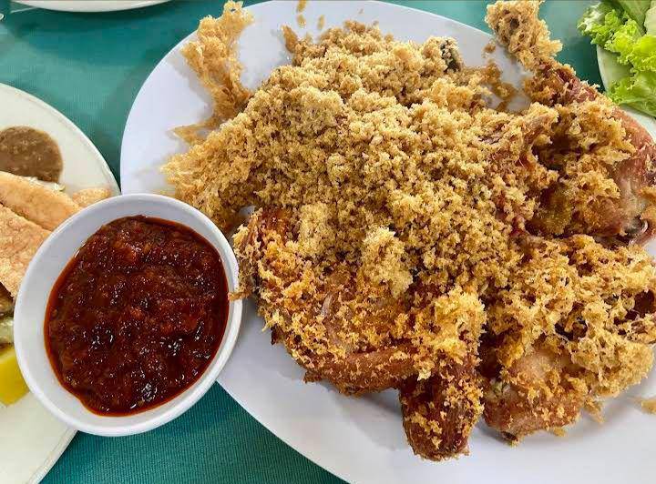 potret Ayam Goreng Suharti Krapyak (google.com/maps/Adimas Hart)