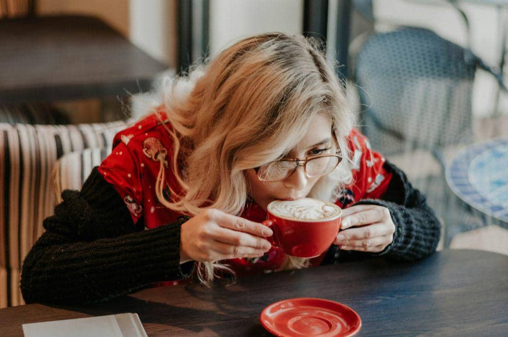 Bolehkah Minum Kopi Susu Setiap Hari? Ini 7 Fakta yang Perlu Diketahui
