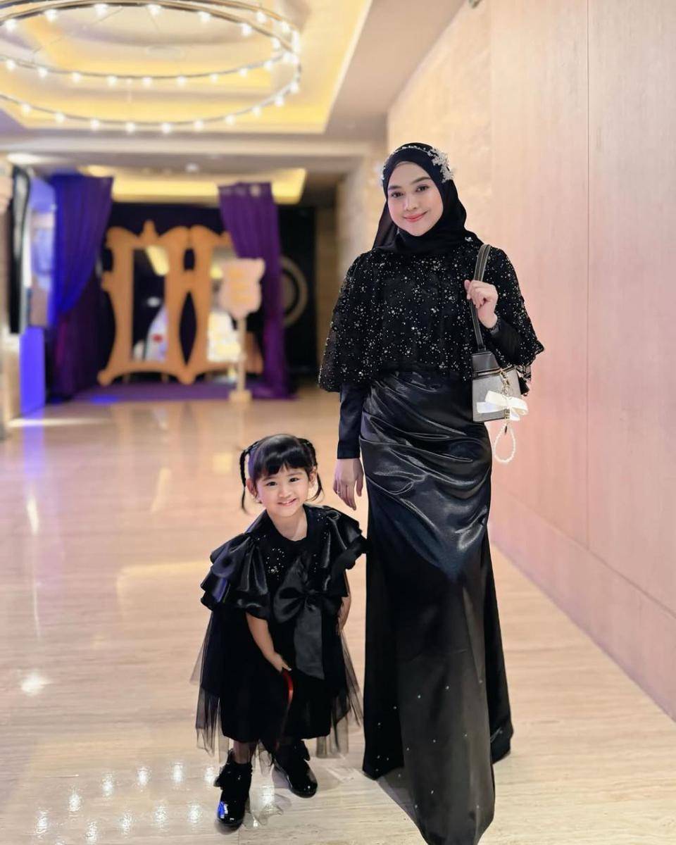 OOTD ibu-balita ala Ria Ricis dan Moana (instagram.com/riaricis1795)