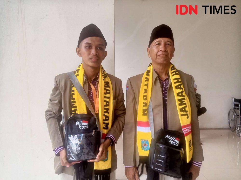 Sugeng Jayadi (19) bersama ayahnya Sumardiono (58). (IDN Times/Muhammad Nasir)