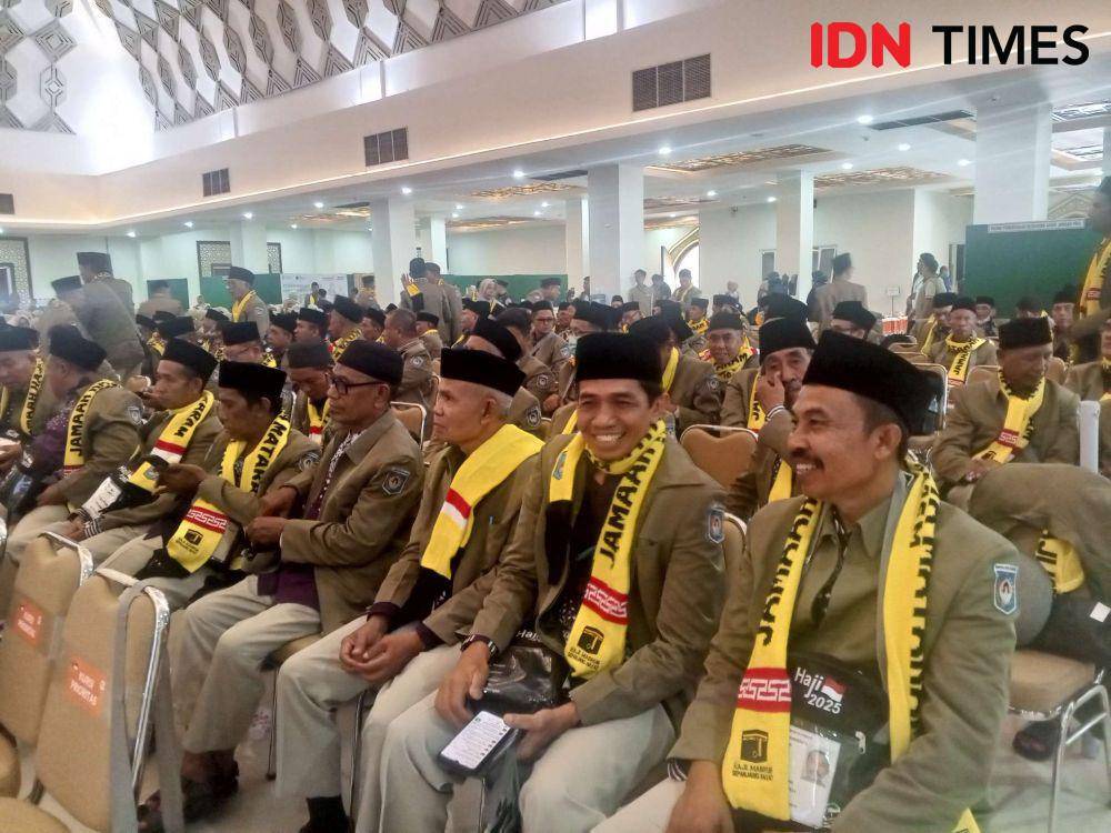 JCH NTB kloter 3 Embarkasi Lombok di Asrama Haji NTB, Sabtu (3/5/2025). (IDN Times/Muhammad Nasir)