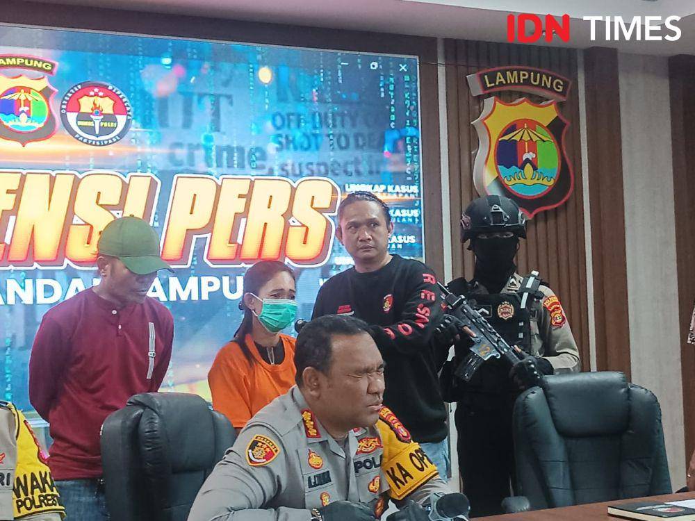 Wika Martha (37) warga Langkapura, Bandar Lampung telah ditangkap petugas Polsek Kedaton.