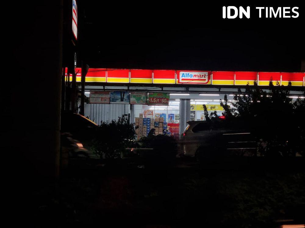Minimarket Demang Lebar Daun Palembang Tanpa Jukir Liar, Warga Waswas