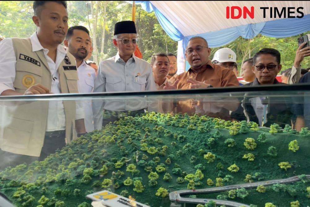 Andre Rosiade menjelaskan soal rencana pembangunan flyover Sitinjau Lauik (Foto: IDN Times/Halbert Caniago)
