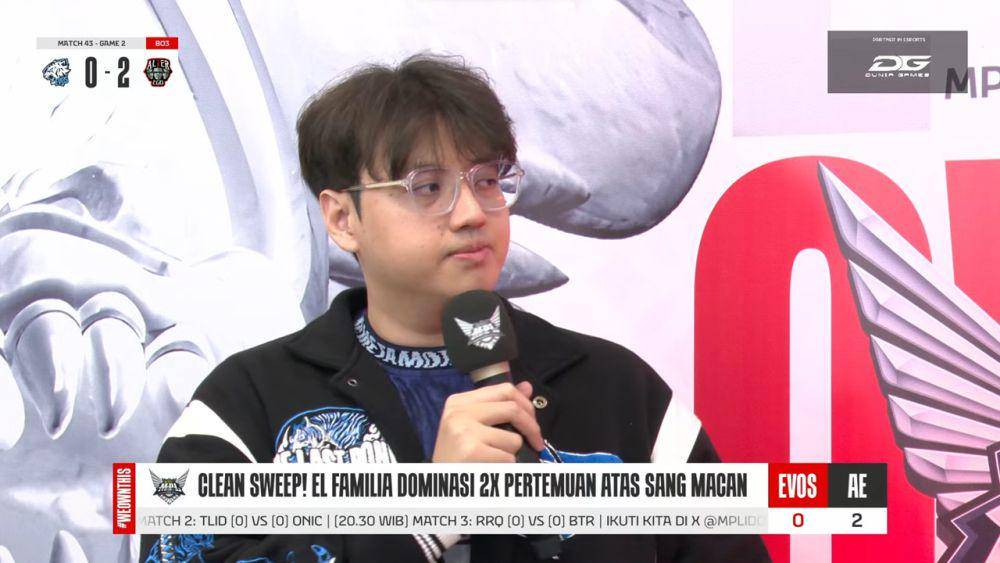 Coach Aville memberikan ulasan pertandingan antara EVOS dan AE. (youtube.com/MPL Indonesia)