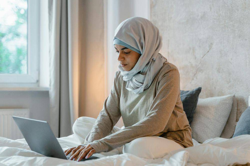 ilustrasi seseorang belajar (pexels.com/MART PRODUCTION)