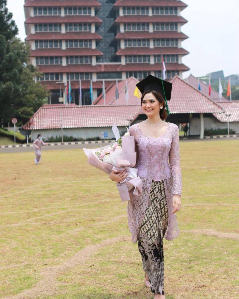 Melliza Xaviera (instagram.com/mellliza)