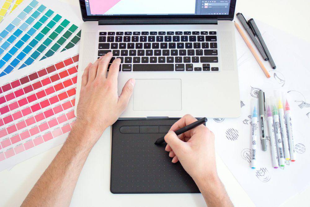 ilustrasi mendesain sesuatu (unsplash.com/Theme Photos)