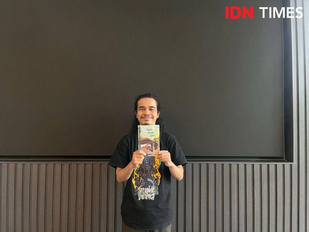 Media Visit Boy Candra untuk launching buku Ikhlas Penuh Luka pada Jumat (2/5/2025) di kantor IDN HQ, Jakarta Selatan (IDN Times/Nisa Zarawaki)