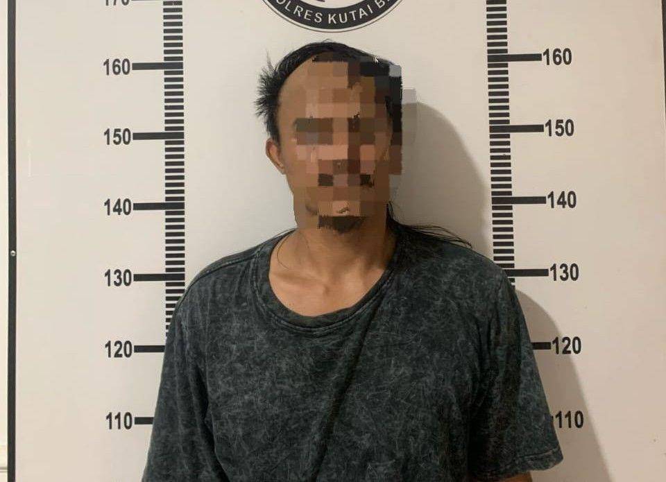 Tersangka S kini harus mendekam di balik jeruji besi Mapolres Kubar. (Dok. Polres Kubar)