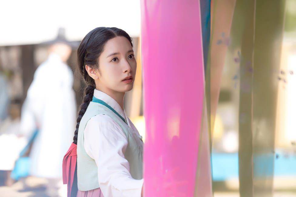 Bona WJSN di KDrama The Haunted Palace (dok.SBS/The Haunted Palace)