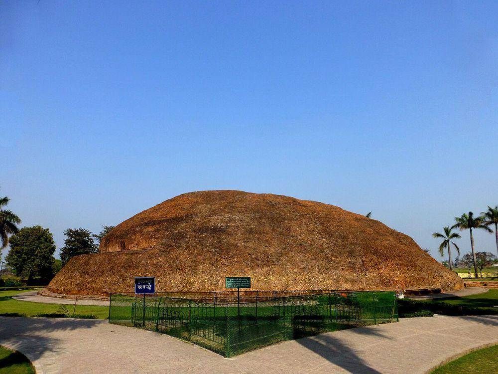 Potret Stupa Ramabhar di Kushinagara, India (Anandajoti/commons.wikimedia.org)