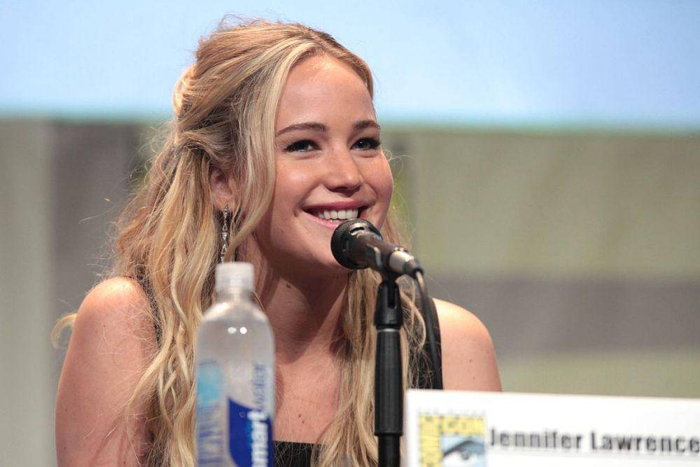 Jennifer Lawrence di Comic Con International 2015, saat promosikan "The Hunger Games: Mockingjay Part 2" 