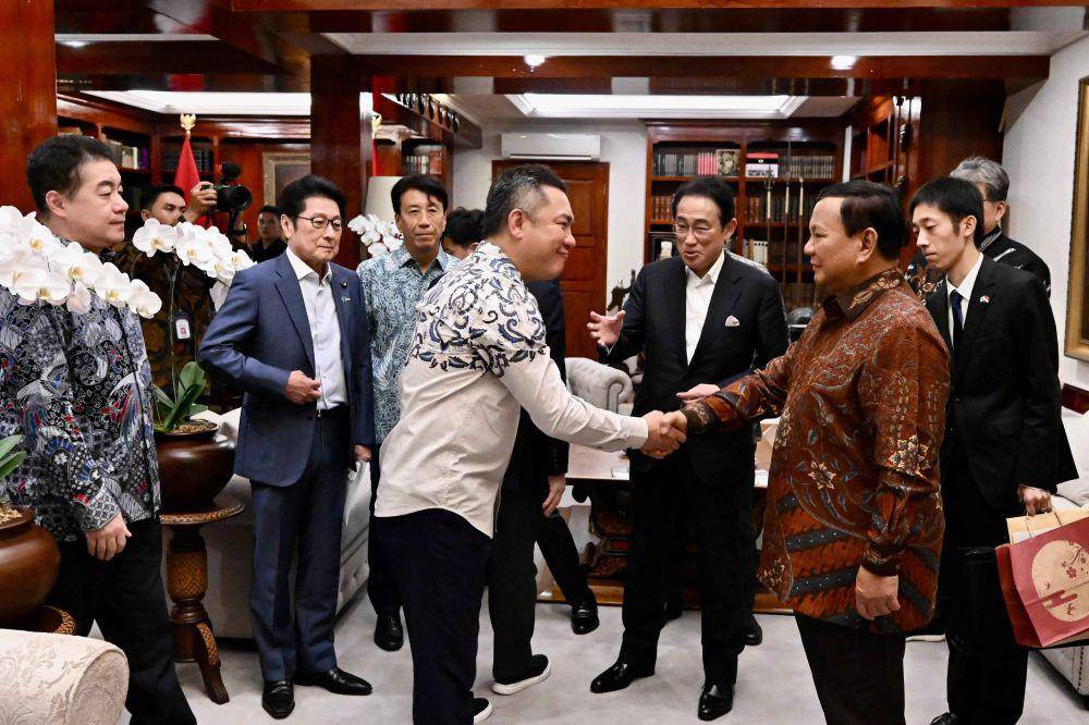 Presiden Prabowo Subianto menerima kunjungan Utusan Khusus Perdana Menteri Jepang Fumio Kishida di Kertanegara 4. (Dok Sekretariat Presiden)