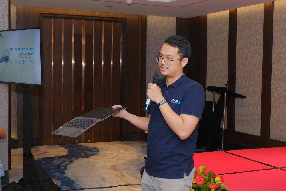 ASUS ExpertBook P Series (dok. ASUS)