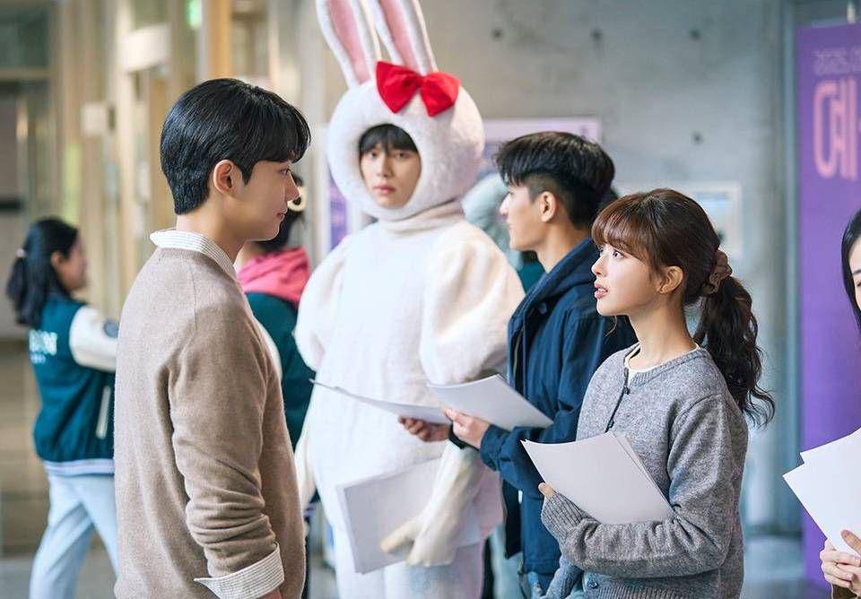 Still cut drama Crushology 101 (dok.MBC Drama/Crushology 101)