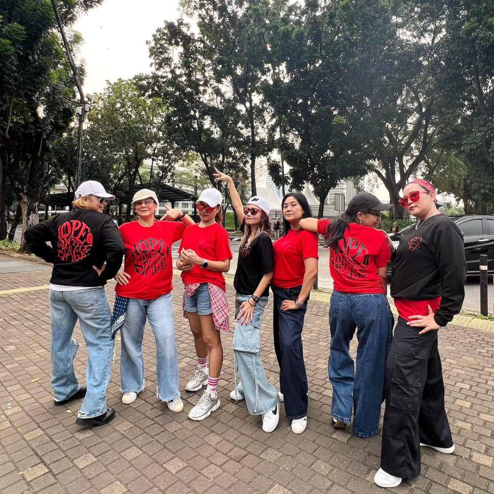 gaya OOTD artis nonton konser J-Hope BTS di Jakarta (instagram.com/memes605)