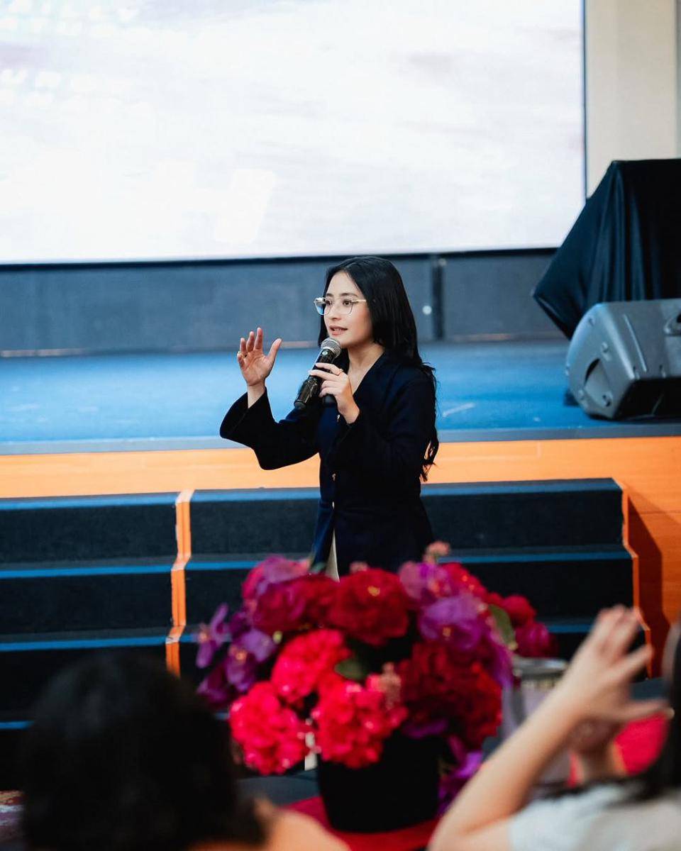 potret Prilly Latuconsina (instagram.com/prillylatuconsina96)