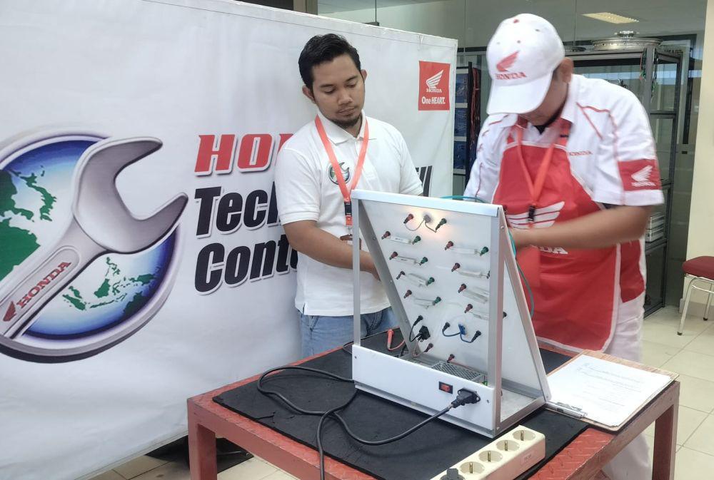 Mekanik Honda Adu Kualitas pada Technical Skill Contest 2025