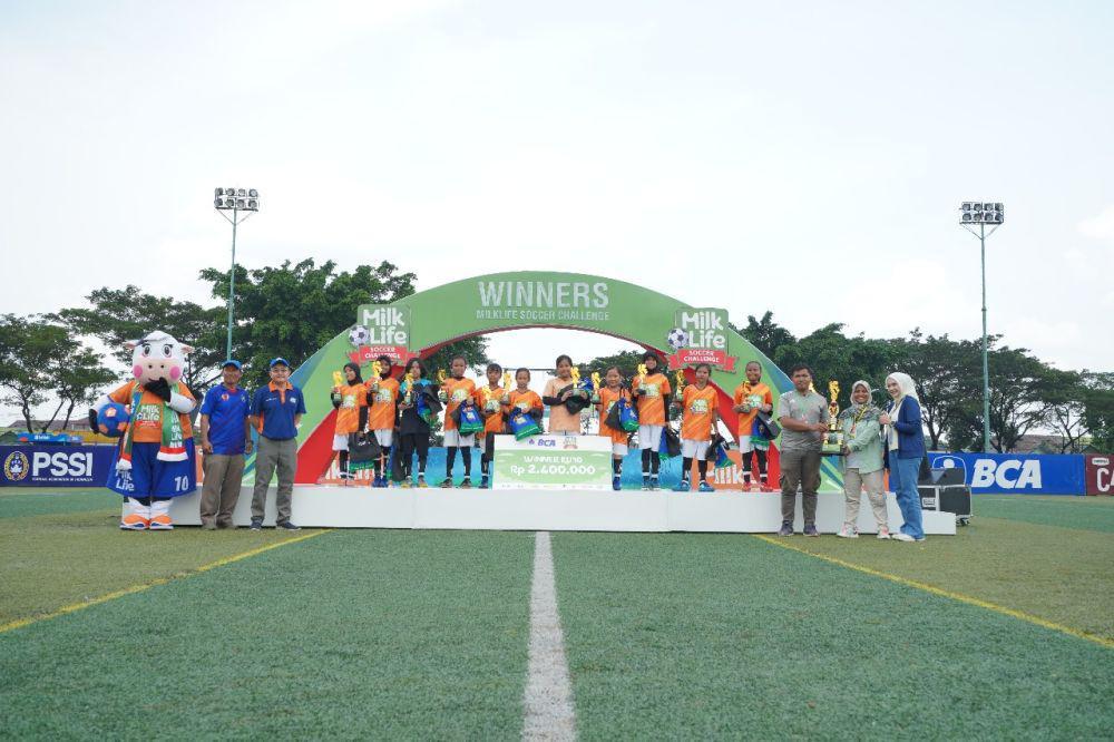 SDN Kalisari 01 Juara MilkLife Soccer Challenge Jakarta 2025
