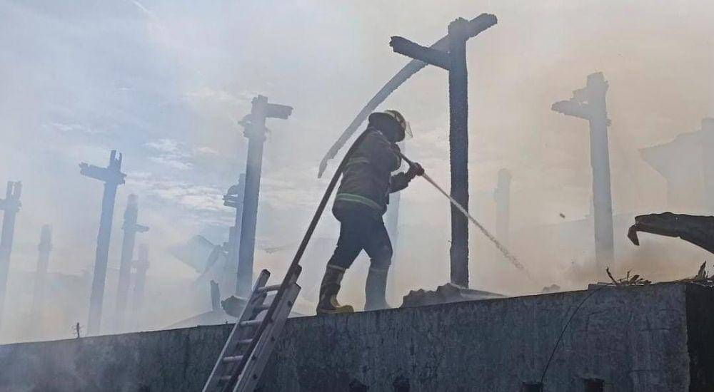 Kebakaran di Kecamatan Manggala, Makassar, Sulawesi Selatan, Minggu (4/5/2025) pagi/Istimewa