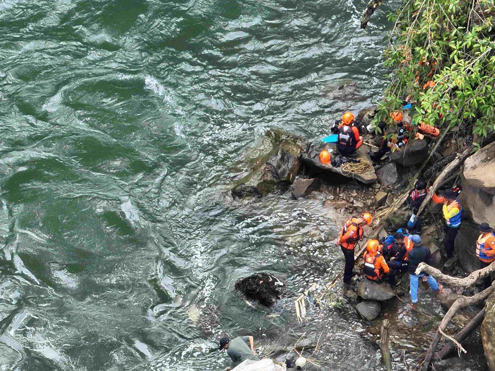 Warga Gowa Hilang Terseret Arus Sungai Takapala