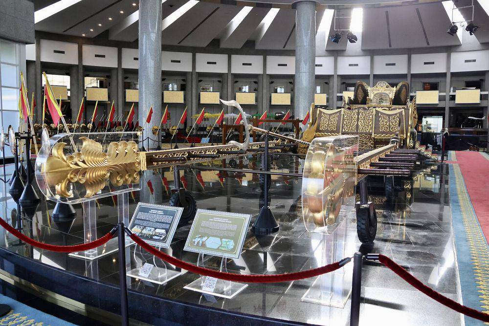 potret Royal Regalia Museum (commons.wikimedia.org/Pangalau)