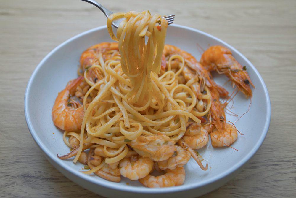 5 Tips Membuat Spageti Tumis Udang dan Cabai yang Pedasnya Nendang